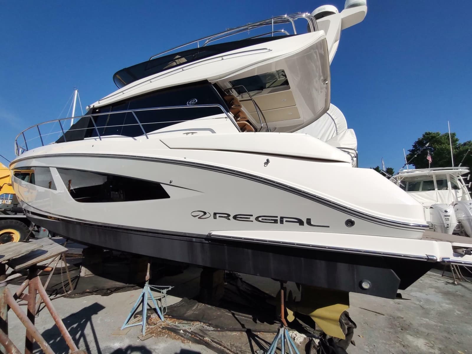 2021 Regal 42 Fly - Photo 7