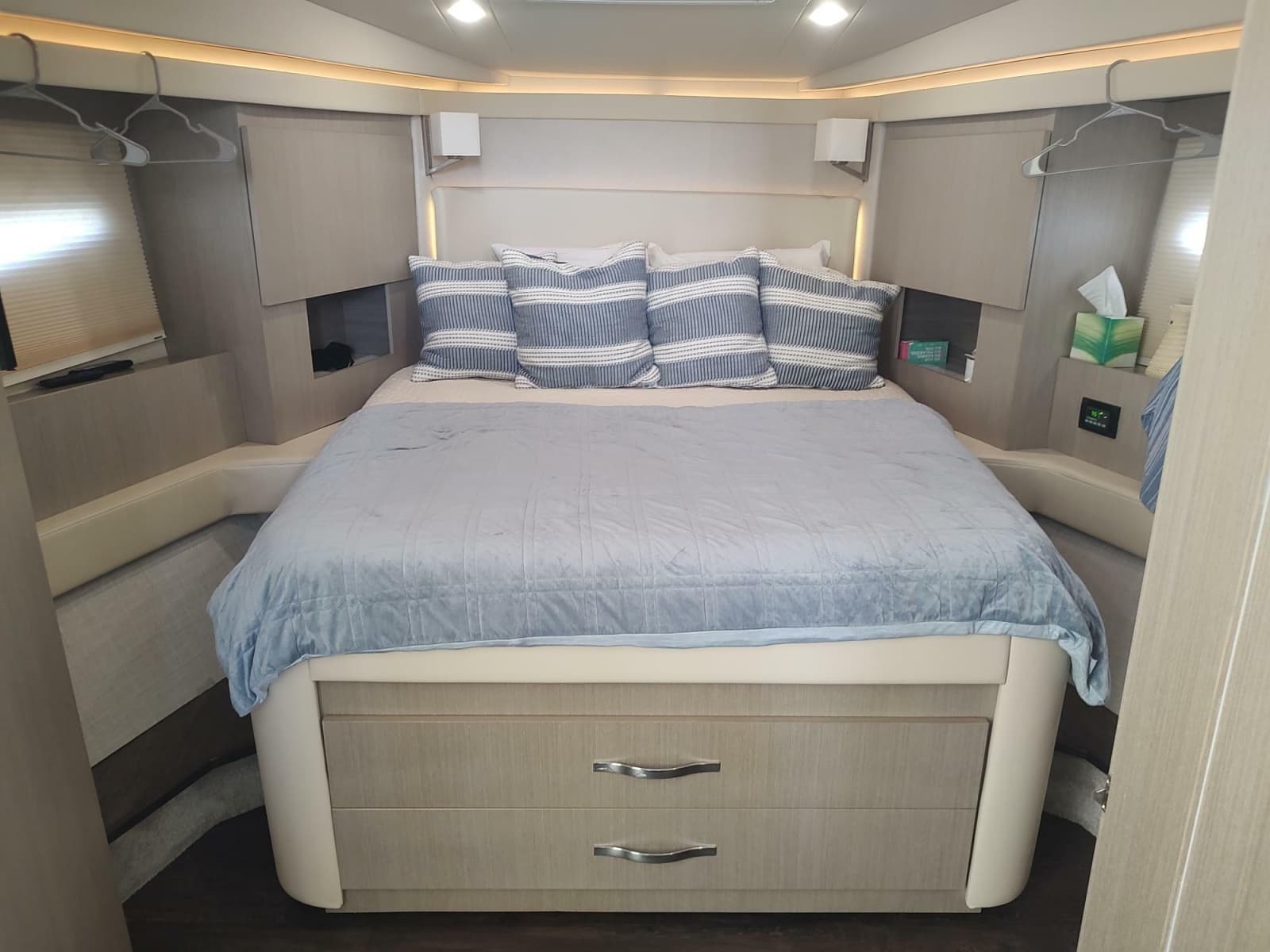 2021 Regal 42 Fly - Photo 74