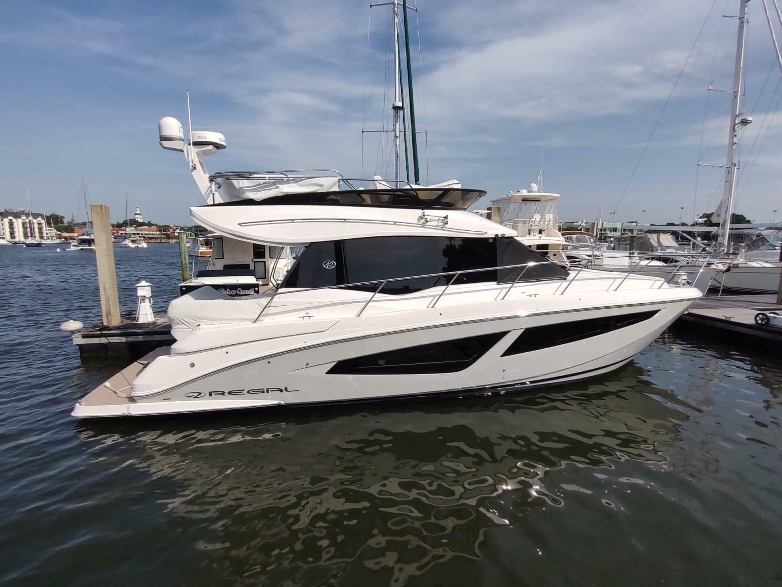 2021 Regal 42 Fly - Photo 2