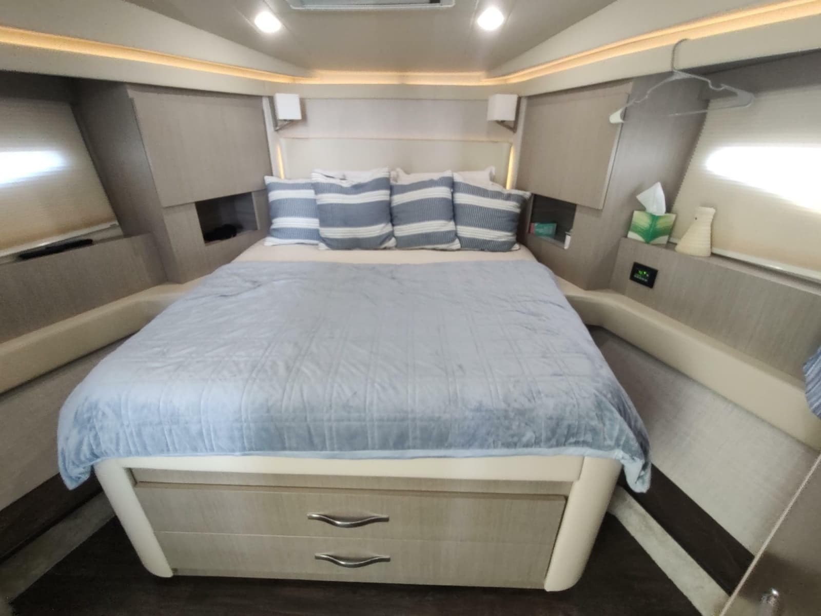 2021 Regal 42 Fly - Photo 75