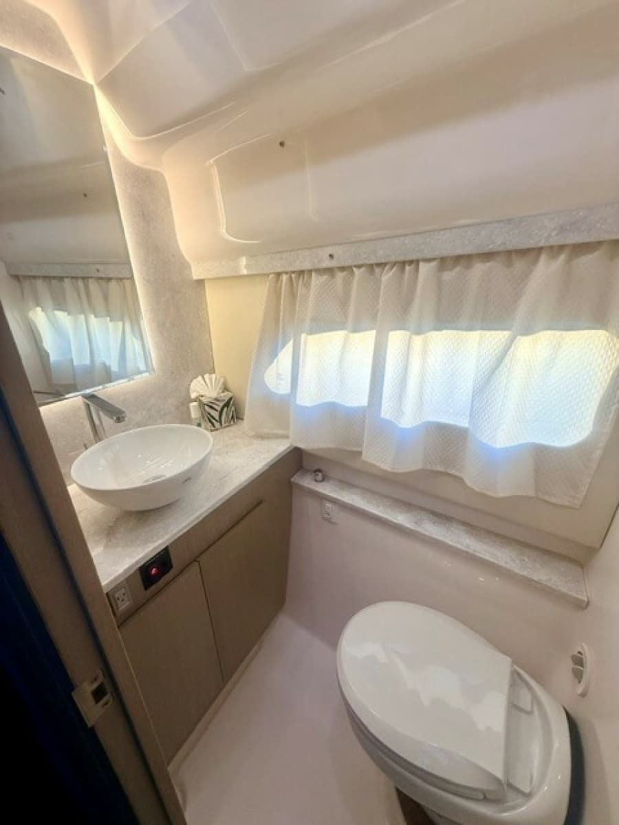2021 Regal 42 Fly - Photo 81