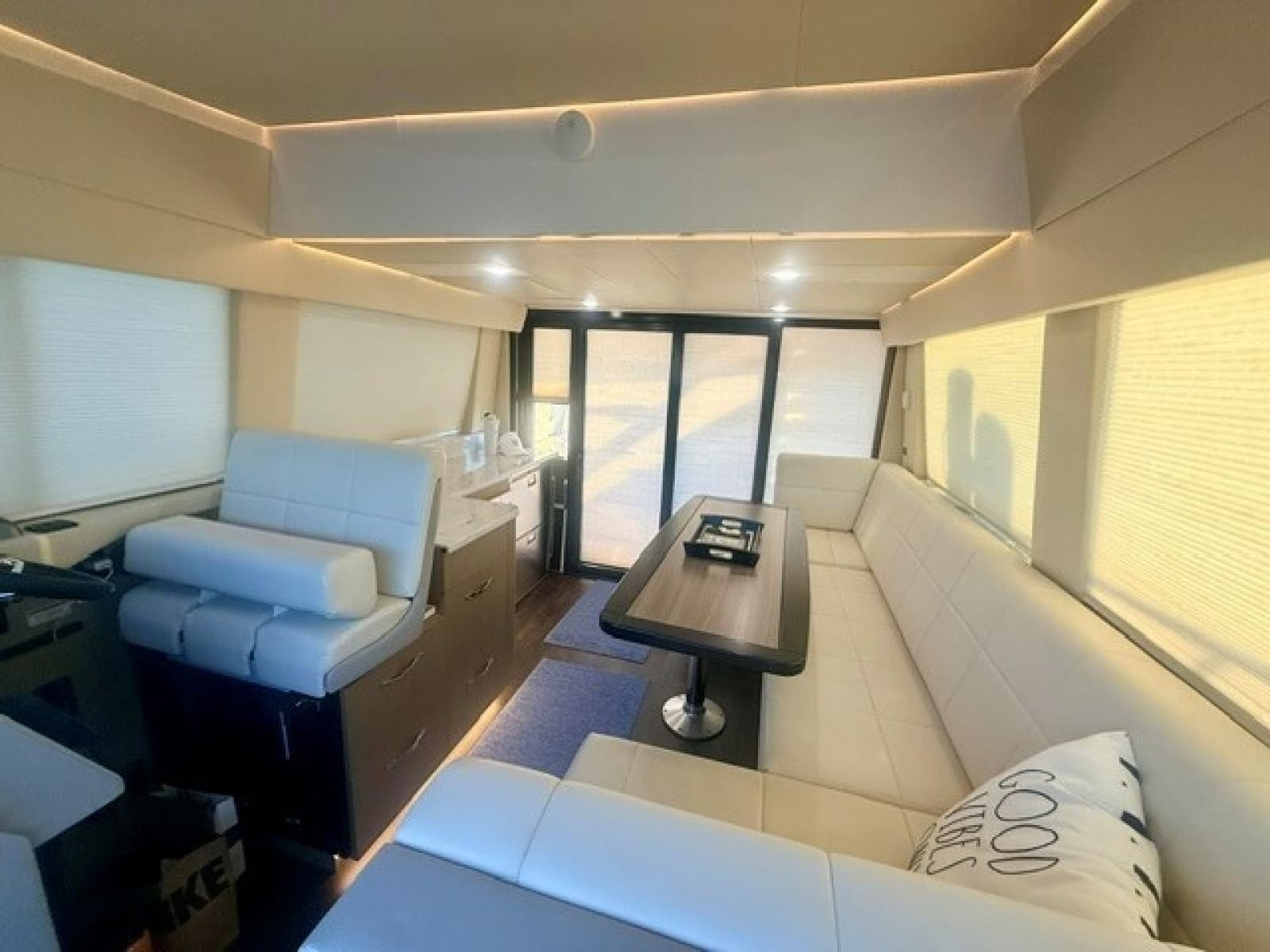 2021 Regal 42 Fly - Photo 64