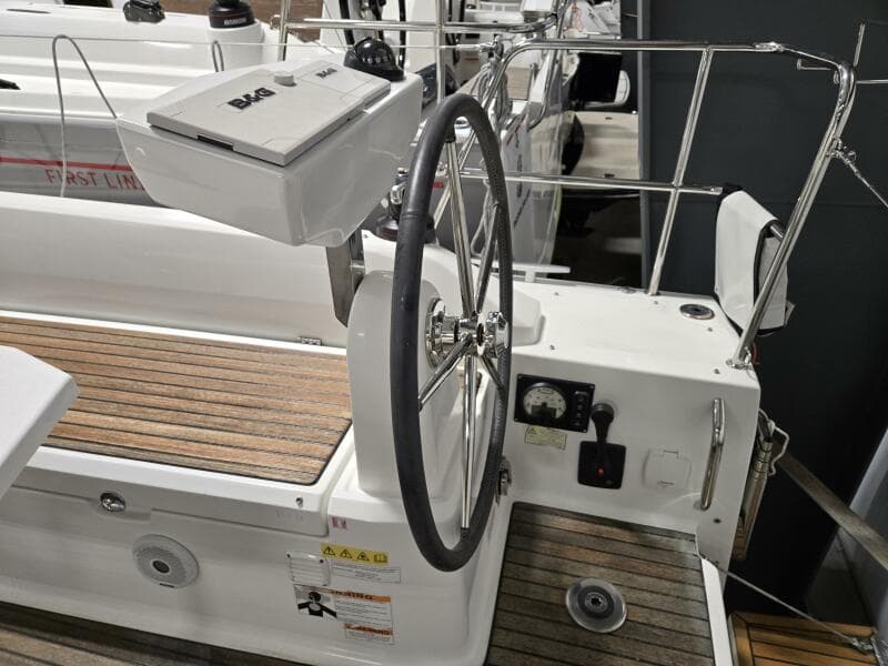 2021 Beneteau Oceanis 30.1