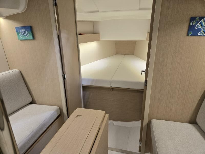 2021 Beneteau Oceanis 30.1