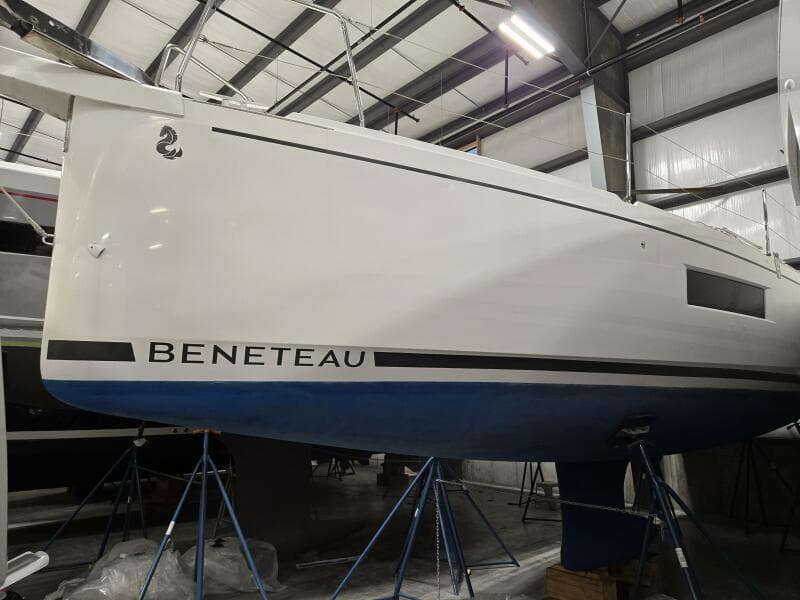 2021 Beneteau Oceanis 30.1