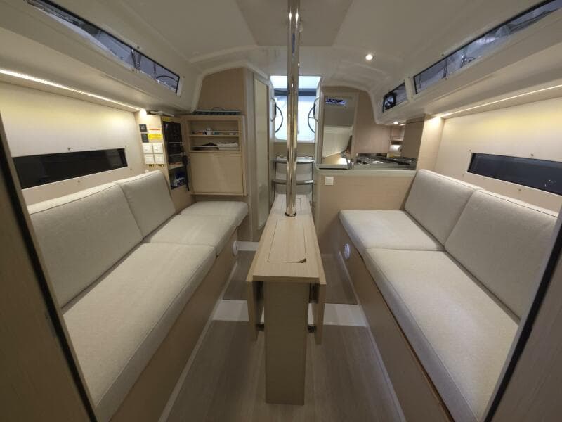 2021 Beneteau Oceanis 30.1