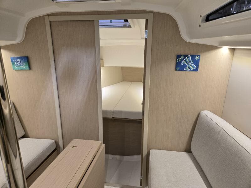 2021 Beneteau Oceanis 30.1