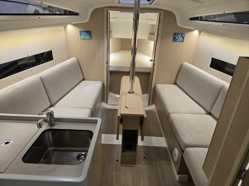 2021 Beneteau Oceanis 30.1