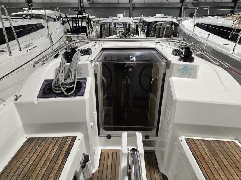 2021 Beneteau Oceanis 30.1