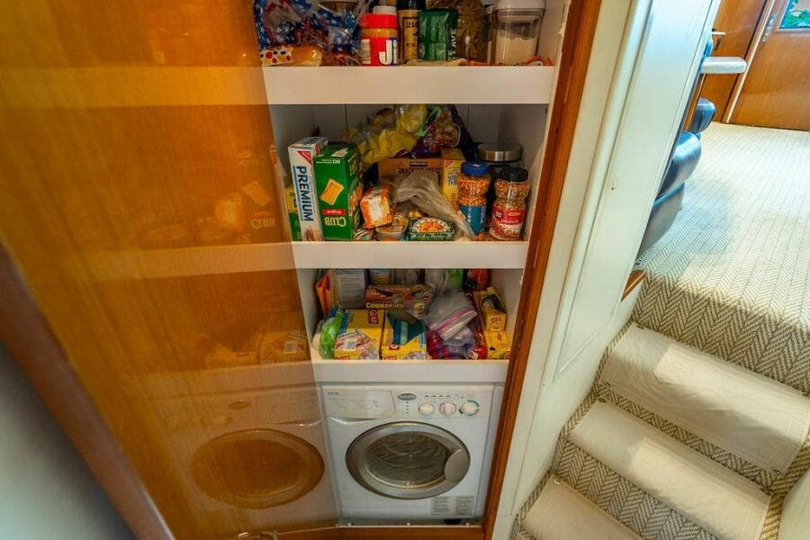 1999 Viking 55 Convertible