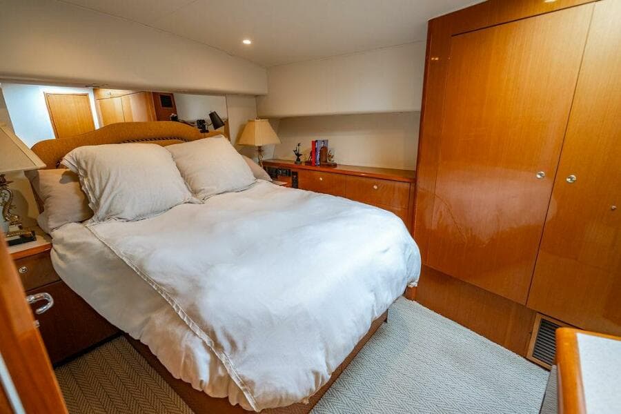 1999 Viking 55 Convertible