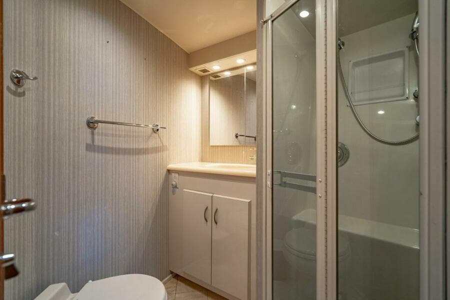 1999 Viking 55 Convertible