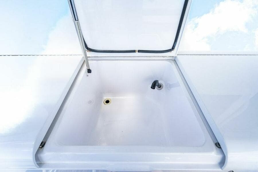 1999 Viking 55 Convertible