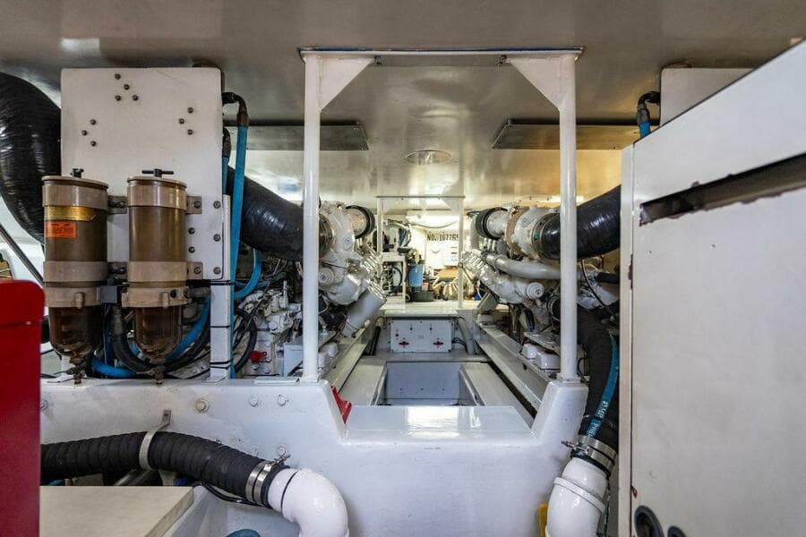 1999 Viking 55 Convertible