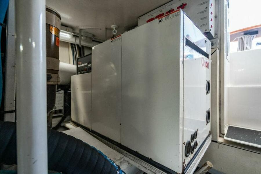 1999 Viking 55 Convertible