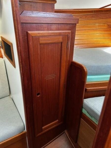 1986 Dickerson Tri-Cabin