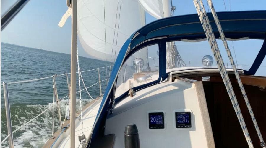 1986 Dickerson Tri-Cabin