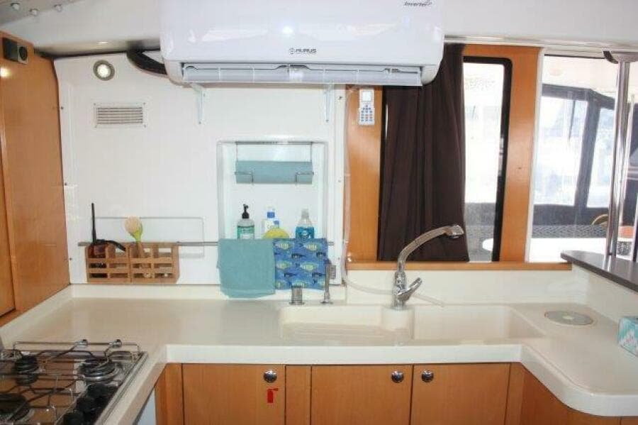 2008 Fountaine Pajot Orana 44