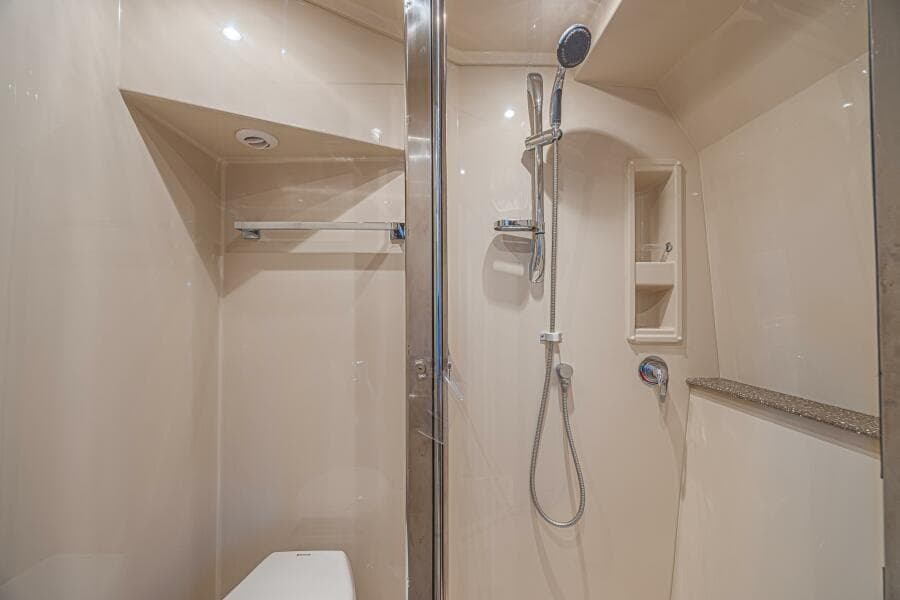 2012 Cruisers Yachts 48 Cantius