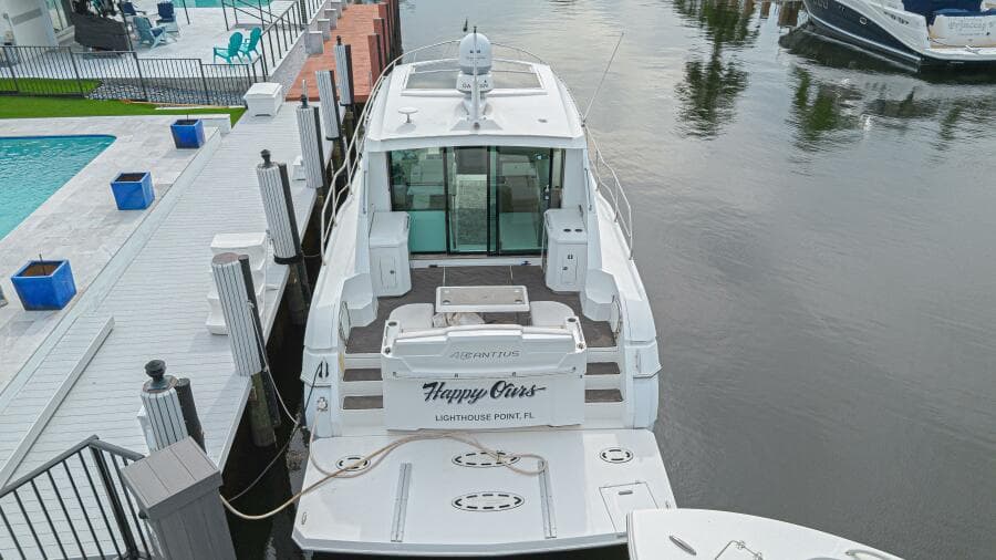 2012 Cruisers Yachts 48 Cantius