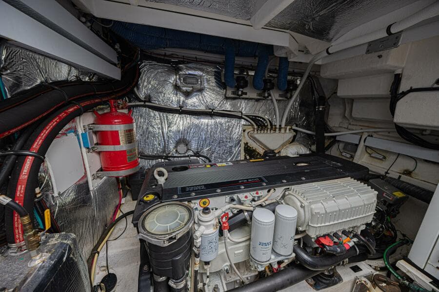 2012 Cruisers Yachts 48 Cantius