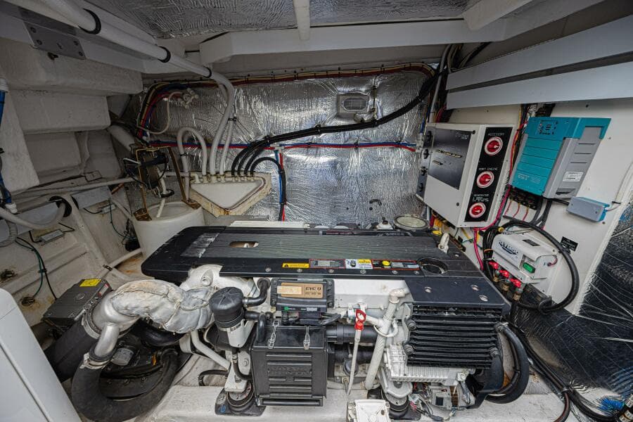 2012 Cruisers Yachts 48 Cantius