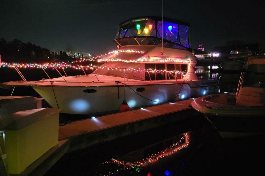 1996 Carver 320 Voyager