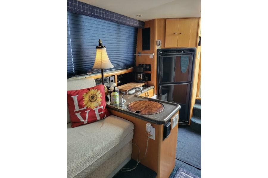 1996 Carver 320 Voyager