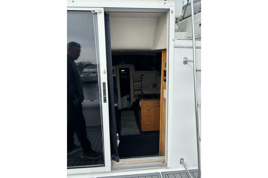 1996 Carver 320 Voyager