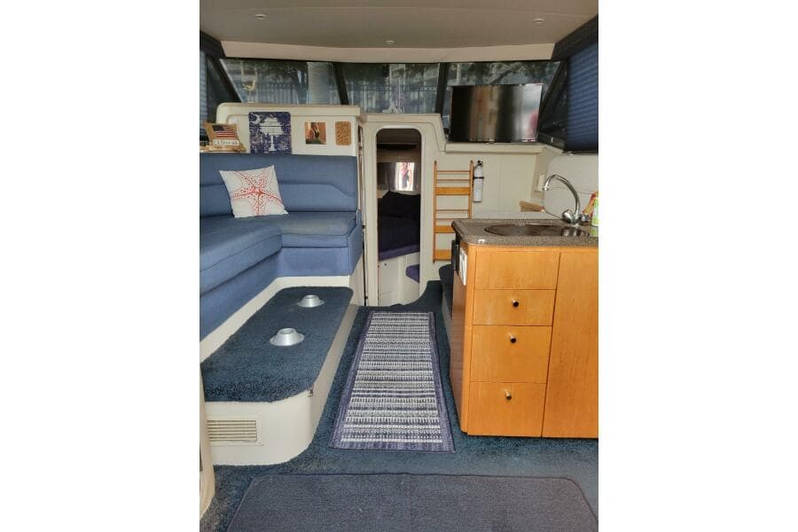 1996 Carver 320 Voyager