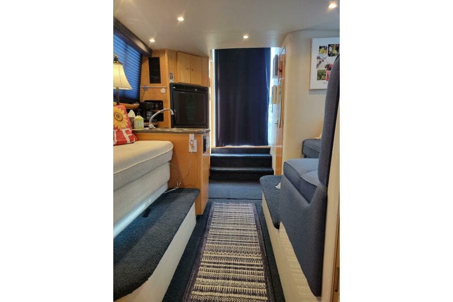 1996 Carver 320 Voyager