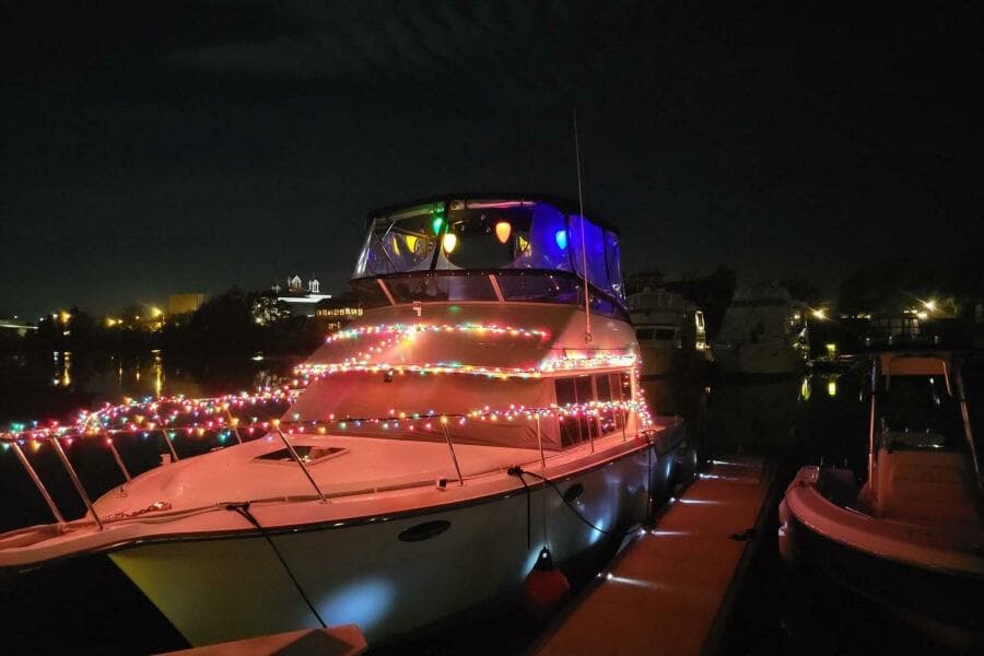 1996 Carver 320 Voyager