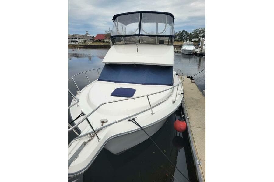 1996 Carver 320 Voyager
