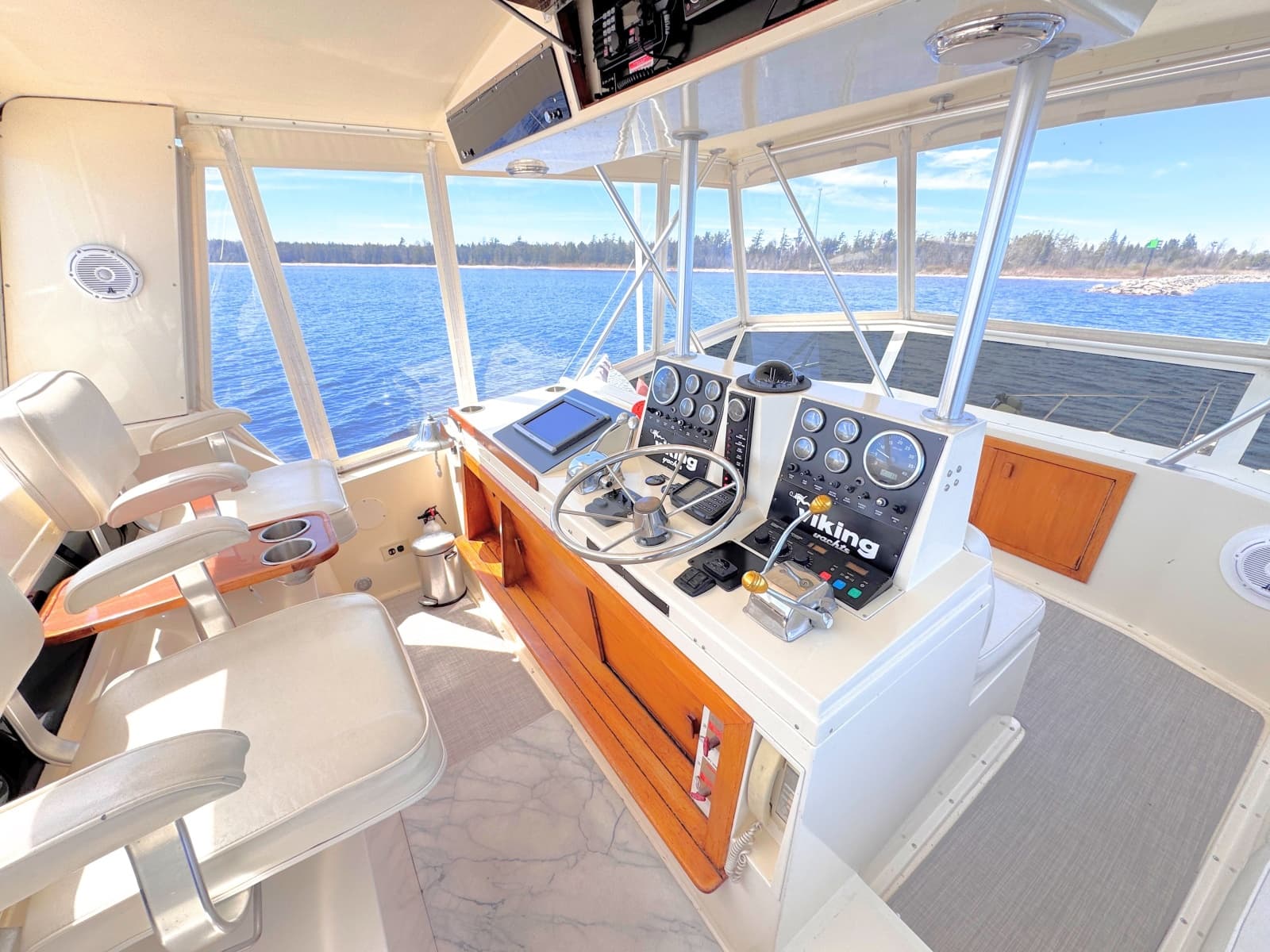 1987 Viking 48 Motor Yacht - Photo 12