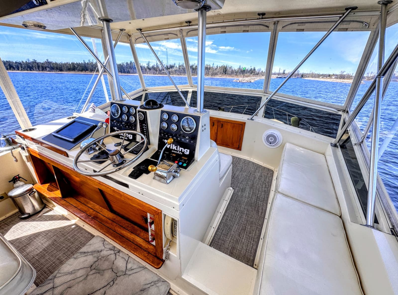 1987 Viking 48 Motor Yacht - Photo 13