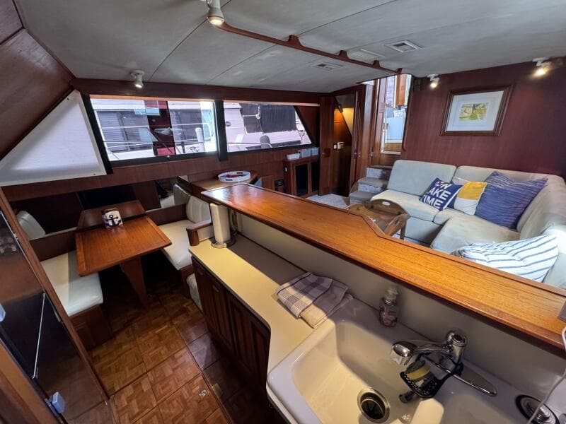 1987 Viking 48 Motor Yacht