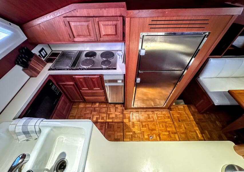 1987 Viking 48 Motor Yacht