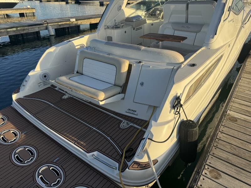 2011 Sea Ray 330 Sundancer