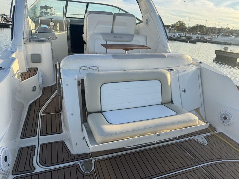 2011 Sea Ray 330 Sundancer