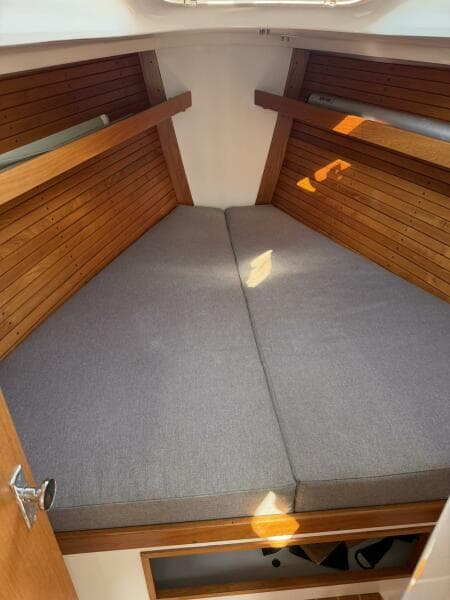 1998 J/32 - Forward Cabin