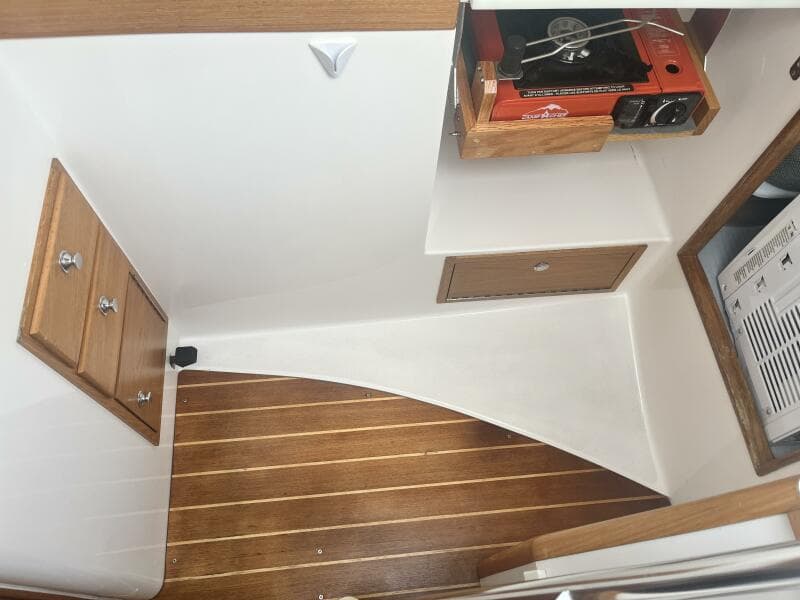 1998 J/32 - Galley Sole