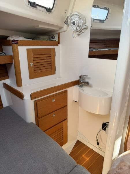 1998 J/32 - Forward Cabin Sink