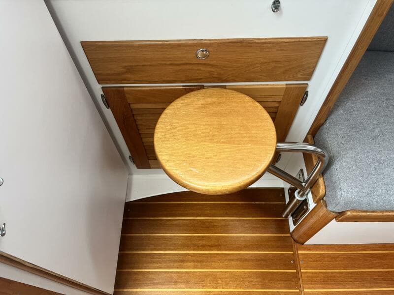 1998 J/32 - Nav Seat