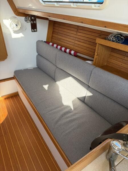 1998 J/32 - Settee