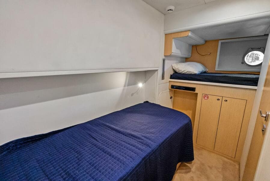 2019 Ferretti Yachts 780