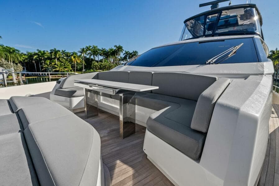2019 Ferretti Yachts 780