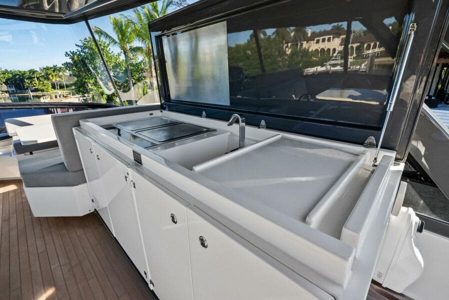 2019 Ferretti Yachts 780