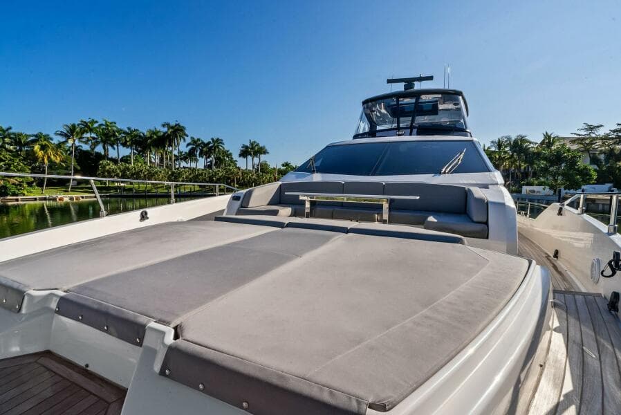 2019 Ferretti Yachts 780