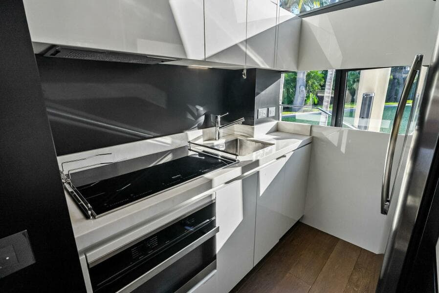 2019 Ferretti Yachts 780