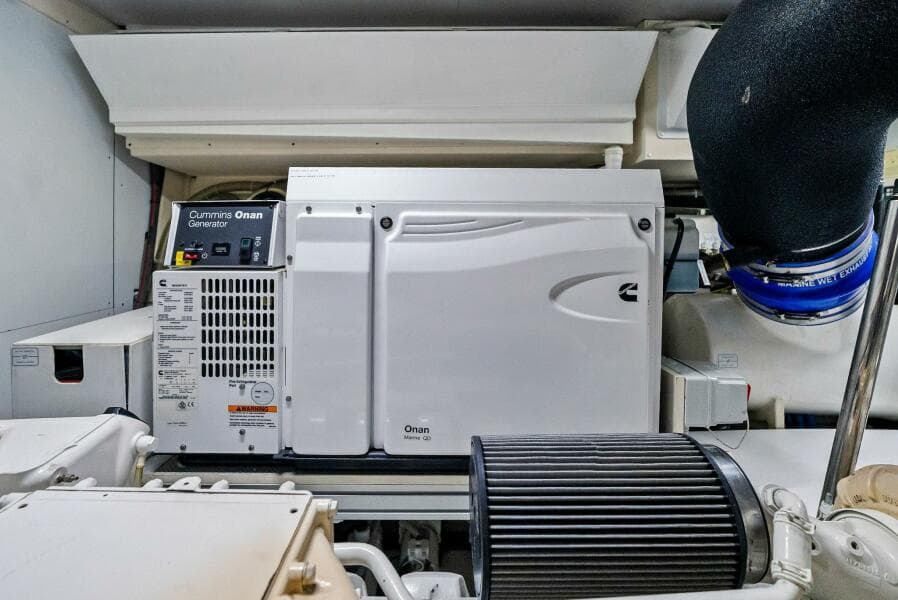 2019 Ferretti Yachts 780